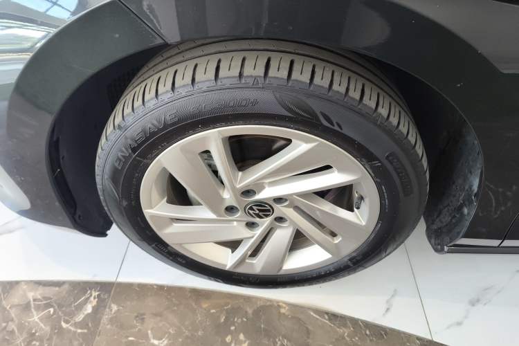 Used Volkswagen Lamando 2022 Lingdu L 280TSI DSG Spicy Edition Left Front Wheel Hub