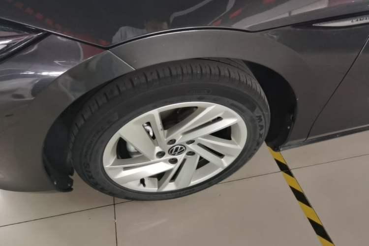 Used Volkswagen Lamando 2022 Lingdu L 280TSI DSG Spicy Edition Left Front Wheel Hub