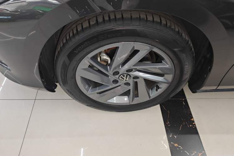Used Volkswagen Lamando 2022 Lavida L 280TSI DSG Hot Edition Left Front Wheel Hub