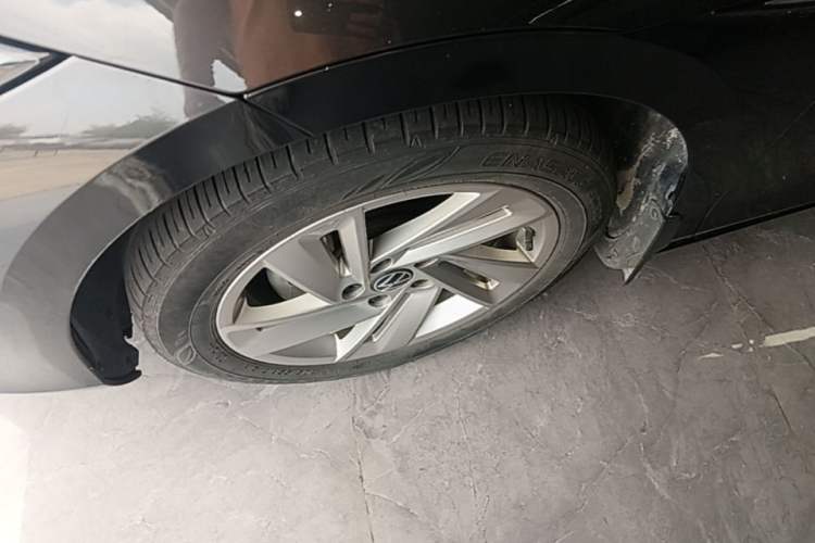 Used Volkswagen Lamando 2022 Lingdu L 280TSI DSG Spicy Edition Left Front Wheel Hub