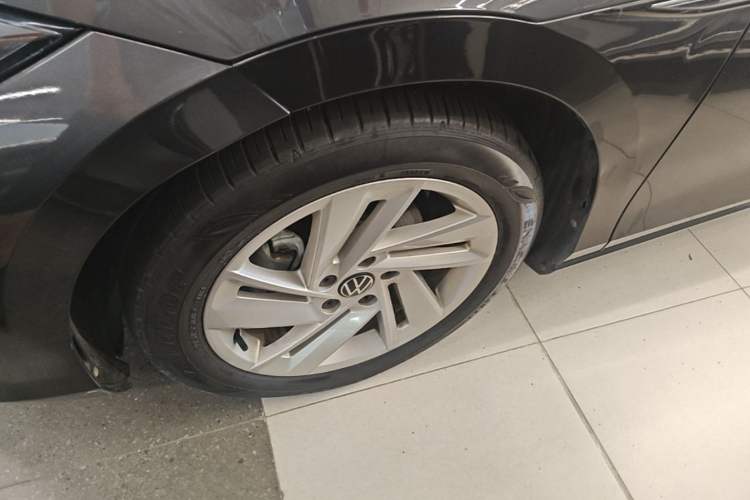 Used Volkswagen Lamando 2022 Lingdu L 280TSI DSG Spicy Edition Left Front Wheel Hub