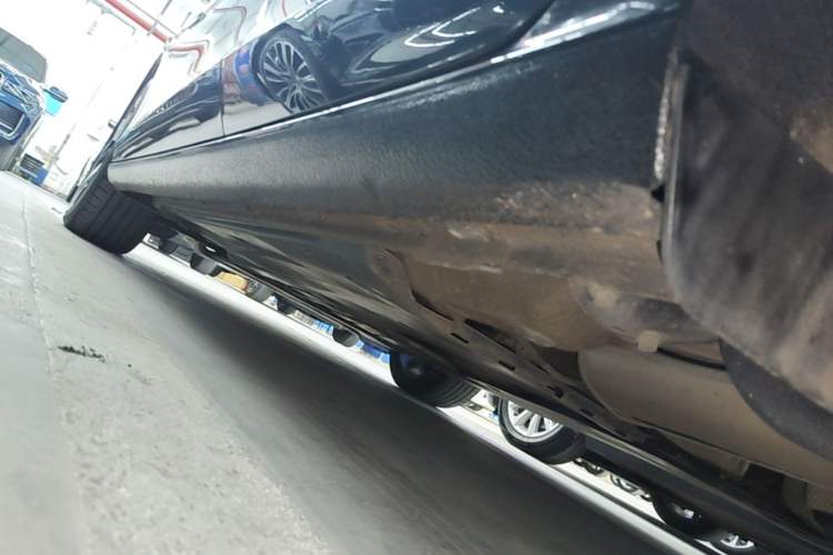 Used Volkswagen Lamando 2022 Lavida L 280TSI DSG Cool & Spicy Edition Left Side Sill