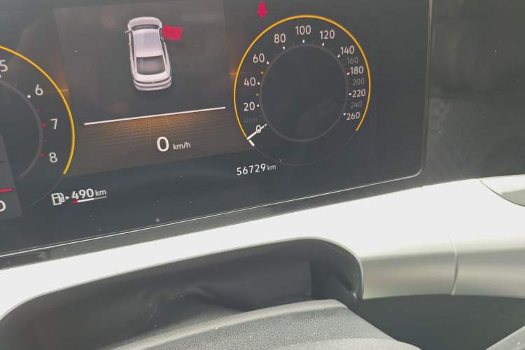 Used Volkswagen Lamando 2022 Lavida L 280TSI DSG Hot Edition Odometer Close Up