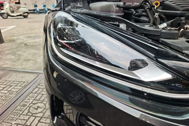 Used Volkswagen Lamando 2022 Lavida L 280TSI DSG Cool & Spicy Edition Right Front Headlight