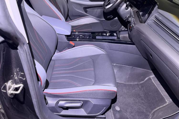 Used Volkswagen Lamando 2022 Lingdu L 280TSI DSG Spicy Edition Right Front Seat
