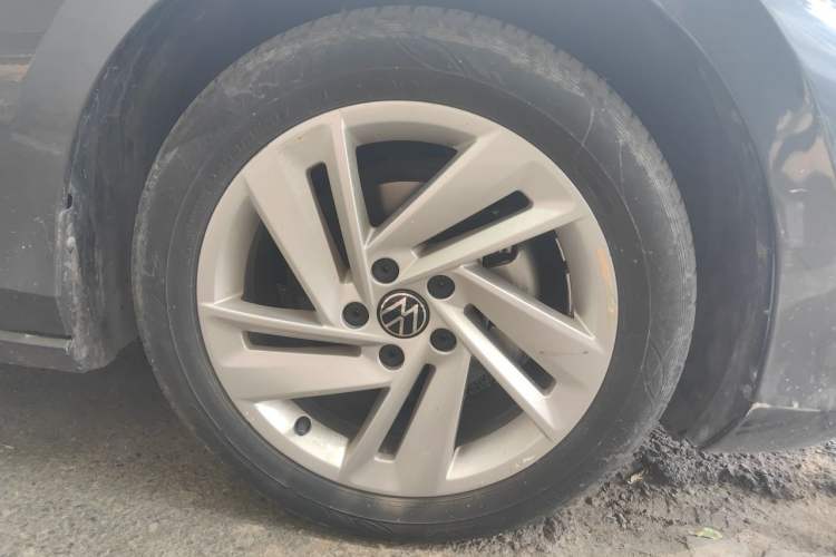 Used Volkswagen Lamando 2022 Lingdu L 280TSI DSG Spicy Edition Right Front Wheel Hub