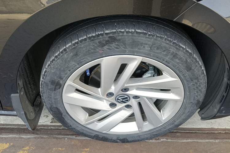 Used Volkswagen Lamando 2022 Lingdu L 280TSI DSG Spicy Edition Right Front Wheel Hub