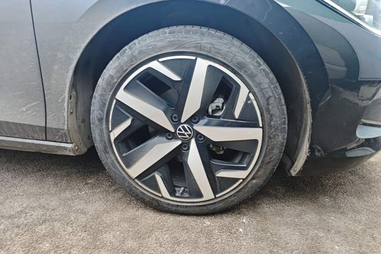 Used Volkswagen Lamando 2022 Lavida L 280TSI DSG Cool & Spicy Edition Right Front Wheel Hub