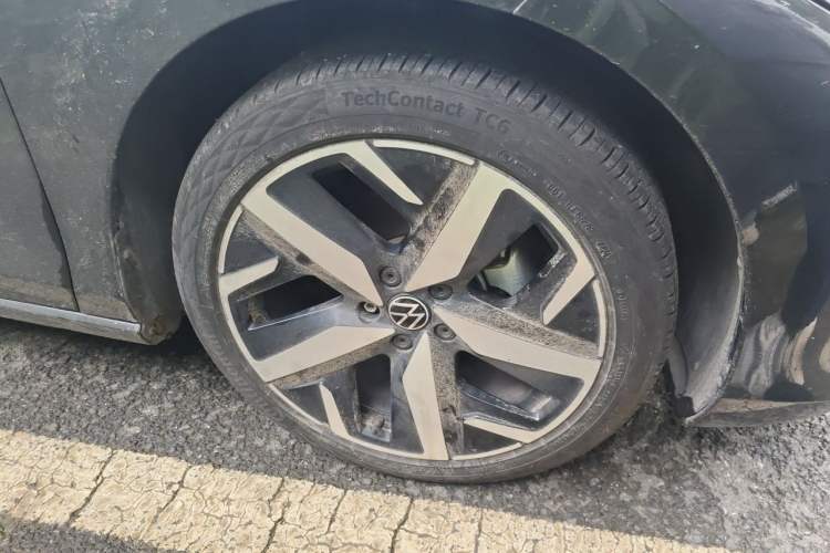 Used Volkswagen Lamando 2022 Lavida L 280TSI DSG Cool & Spicy Edition Right Front Wheel Hub