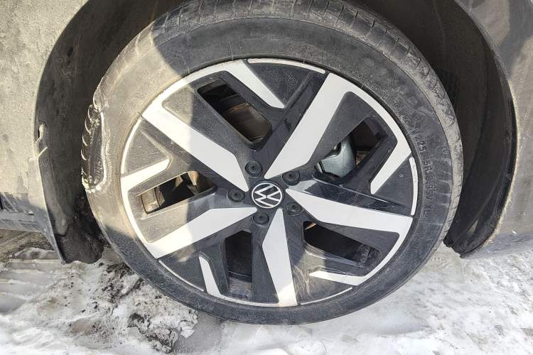 Used Volkswagen Lamando 2022 Lavida L 280TSI DSG Cool & Spicy Edition Right Front Wheel Hub
