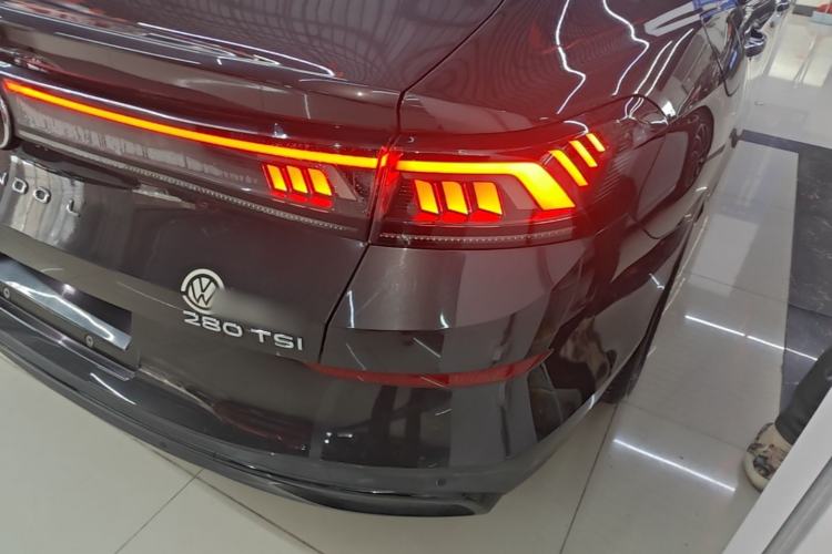 Used Volkswagen Lamando 2022 Lavida L 280TSI DSG Hot Edition Right Rear Taillight