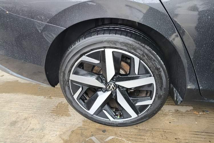 Used Volkswagen Lamando 2022 Lavida L 280TSI DSG Cool & Spicy Edition Right Rear Wheel Hub