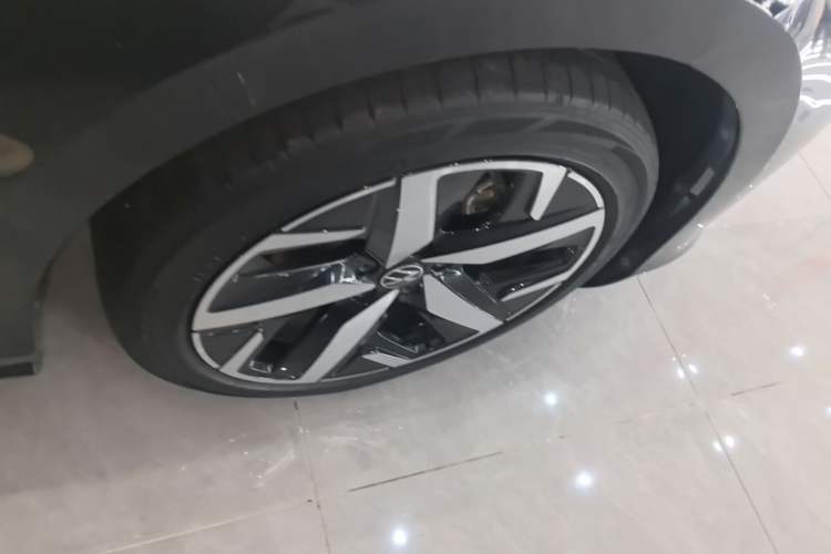 Used Volkswagen Lamando 2022 Lavida L 280TSI DSG Cool & Spicy Edition Right Rear Wheel Hub