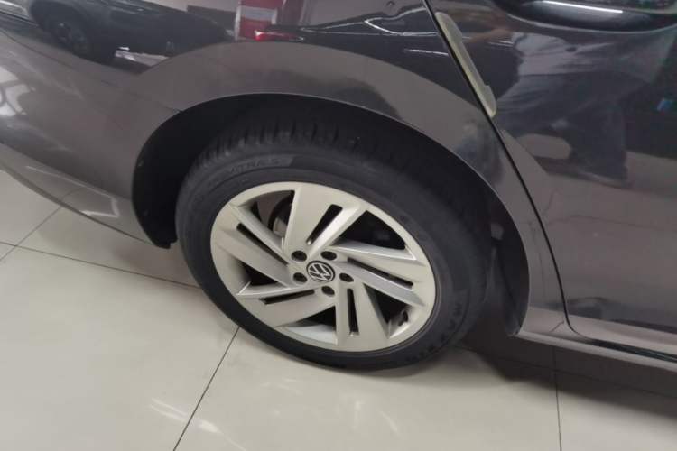 Used Volkswagen Lamando 2022 Lingdu L 280TSI DSG Spicy Edition Right Rear Wheel Hub