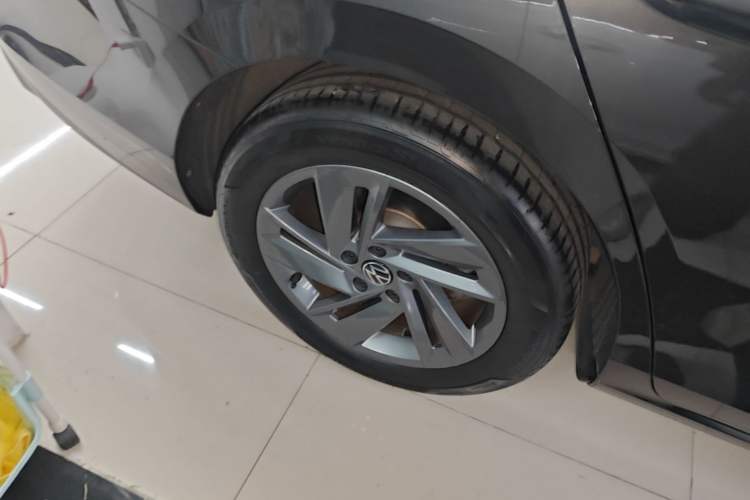 Used Volkswagen Lamando 2022 Lavida L 280TSI DSG Hot Edition Right Rear Wheel Hub