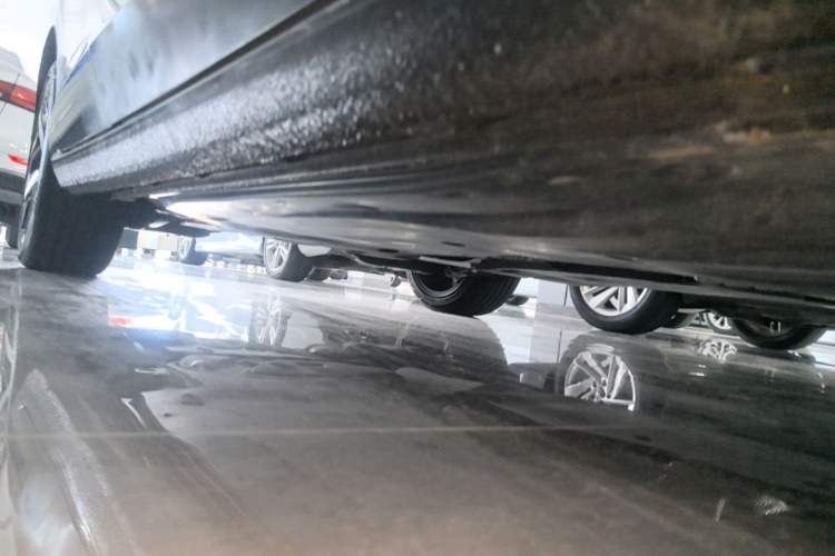 Used Volkswagen Lamando 2022 Lavida L 280TSI DSG Cool & Spicy Edition Right Side Sill