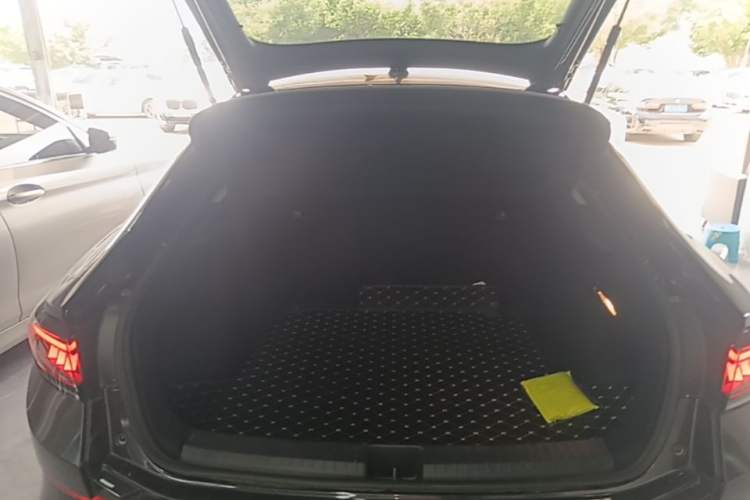 Used Volkswagen Lamando 2022 Lingdu L 280TSI DSG Spicy Edition Trunk