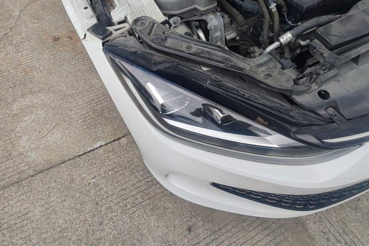 Used Volkswagen Lamando 2022 Lavida L 280TSI DSG Cool & Spicy Edition Right Front Headlight