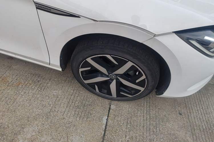 Used Volkswagen Lamando 2022 Lavida L 280TSI DSG Cool & Spicy Edition Right Front Wheel Hub