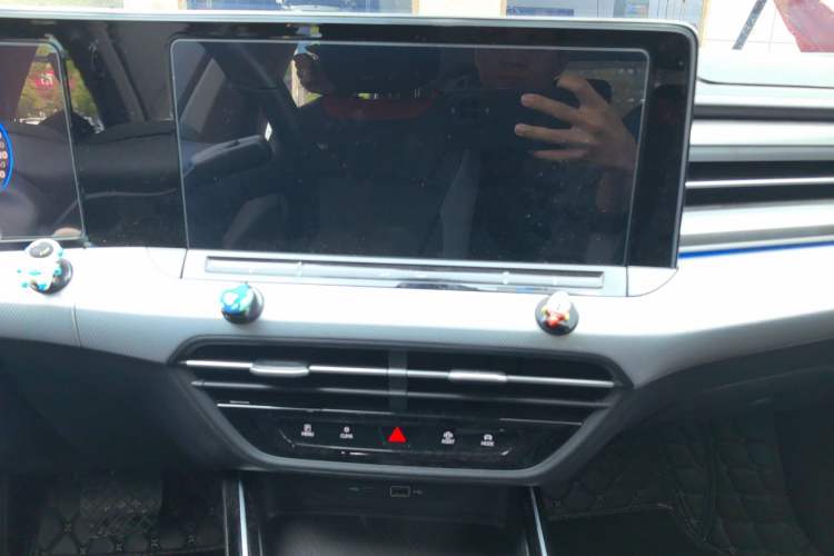 Used Volkswagen Lamando 2022 Lavida L 280TSI DSG Cool & Spicy Edition Audio And AC Panel
