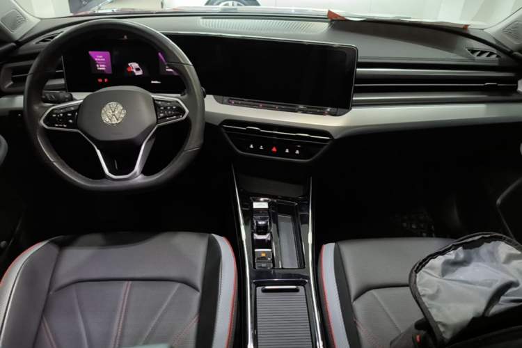 Used Volkswagen Lamando 2022 Lavida L 280TSI DSG Cool & Spicy Edition Center Console