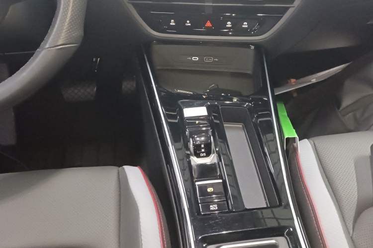 Used Volkswagen Lamando 2022 Lavida L 280TSI DSG Cool & Spicy Edition Gear Lever