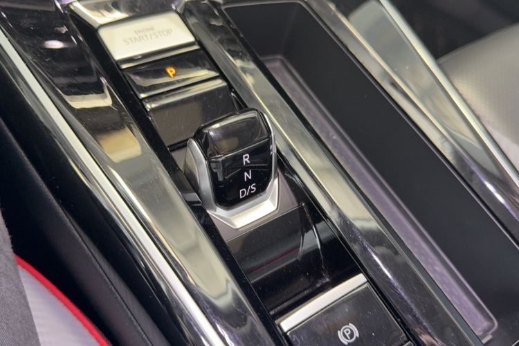 Used Volkswagen Lamando 2022 Lavida L 280TSI DSG Cool & Spicy Edition Gear Lever
