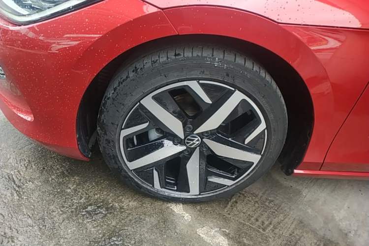 Used Volkswagen Lamando 2022 Lavida L 280TSI DSG Cool & Spicy Edition Left Front Wheel Hub