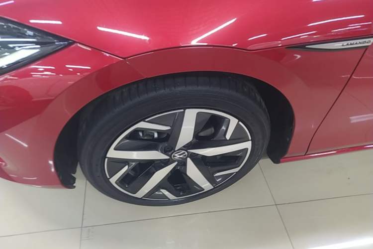 Used Volkswagen Lamando 2022 Lavida L 280TSI DSG Cool & Spicy Edition Left Front Wheel Hub