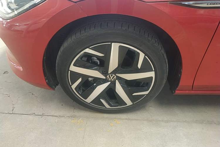 Used Volkswagen Lamando 2022 Lavida L 280TSI DSG Cool & Spicy Edition Left Front Wheel Hub