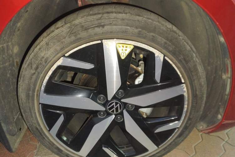 Used Volkswagen Lamando 2022 Lavida L 280TSI DSG Cool & Spicy Edition Right Front Wheel Hub