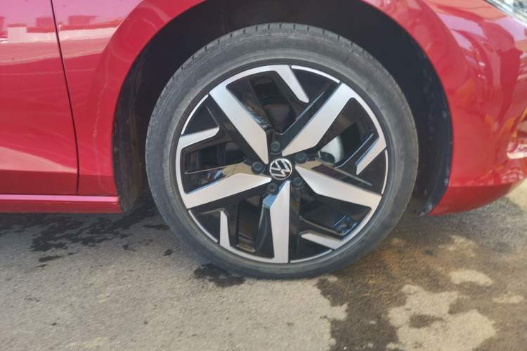 Used Volkswagen Lamando 2022 Lingdu L 280TSI DSG Spicy Edition Right Front Wheel Hub