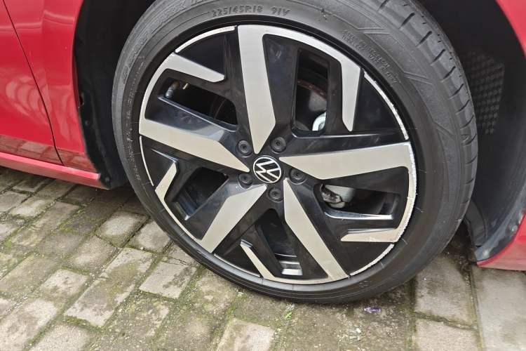 Used Volkswagen Lamando 2022 Lavida L 280TSI DSG Cool & Spicy Edition Right Front Wheel Hub