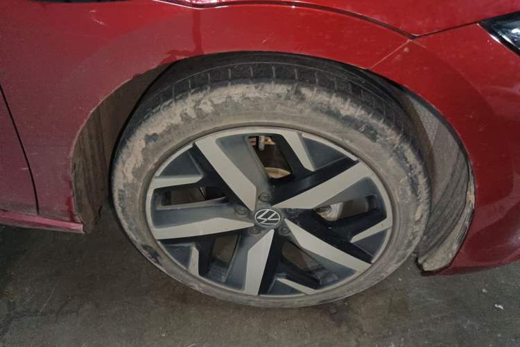 Used Volkswagen Lamando 2022 Lavida L 280TSI DSG Cool & Spicy Edition Right Front Wheel Hub