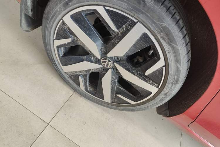 Used Volkswagen Lamando 2022 Lavida L 280TSI DSG Cool & Spicy Edition Right Rear Wheel Hub