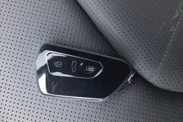 Used Volkswagen Lamando 2022 Lavida L 280TSI DSG Cool & Spicy Edition Vehicle Key
