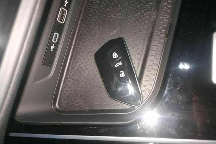 Used Volkswagen Lamando 2022 Lavida L 280TSI DSG Cool & Spicy Edition Vehicle Key