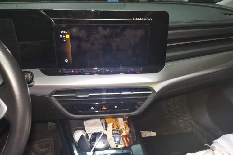 Used Volkswagen Lamando 2022 Lingdu L 280TSI DSG Spicy Edition Audio And AC Panel