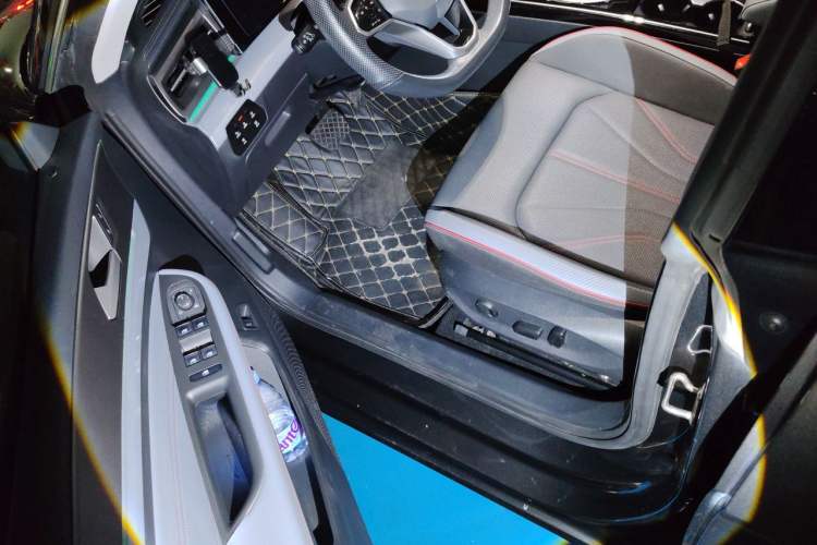 Used Volkswagen Lamando 2022 Lavida L 280TSI DSG Cool & Spicy Edition Driver Seat