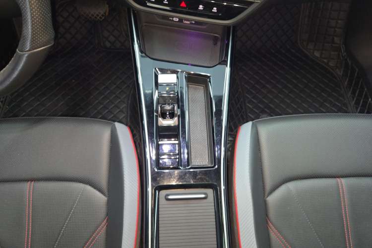 Used Volkswagen Lamando 2022 Lavida L 280TSI DSG Cool & Spicy Edition Gear Lever