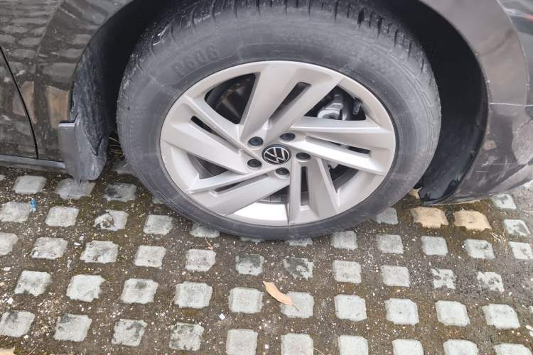 Used Volkswagen Lamando 2022 Lingdu L 280TSI DSG Spicy Edition Right Front Wheel Hub