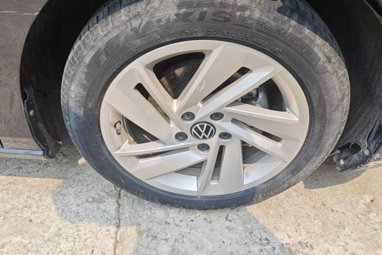 Used Volkswagen Lamando 2022 Lingdu L 280TSI DSG Spicy Edition Right Front Wheel Hub