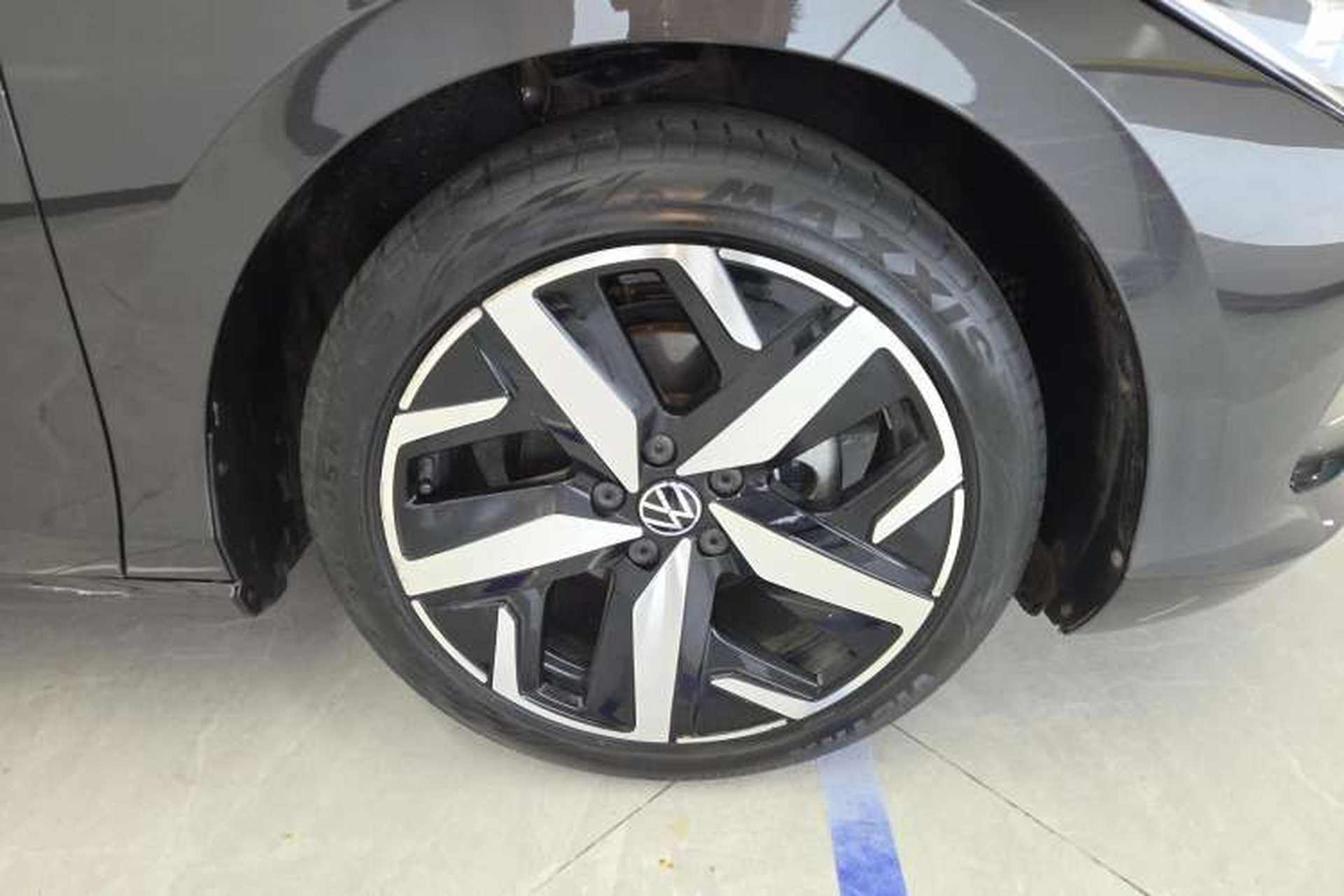 Used Volkswagen Lamando 2022 Lavida L 280TSI DSG Cool & Spicy Edition Right Rear Wheel Hub