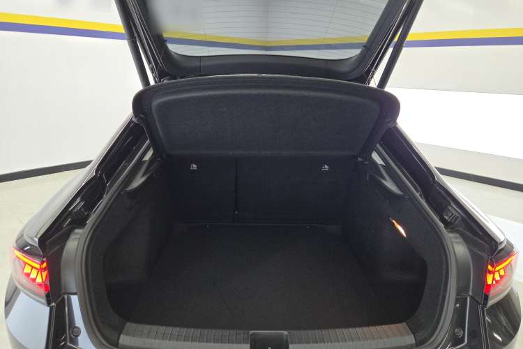 Used Volkswagen Lamando 2022 Lavida L 280TSI DSG Cool & Spicy Edition Trunk