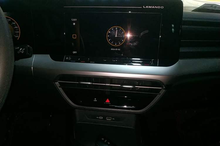 Used Volkswagen Lamando 2022 Lavida L 280TSI DSG Hot Edition Audio And AC Panel