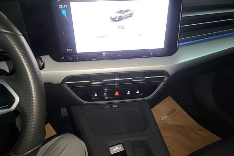Used Volkswagen Lamando 2022 Lavida L 280TSI DSG Cool & Spicy Edition Audio And AC Panel