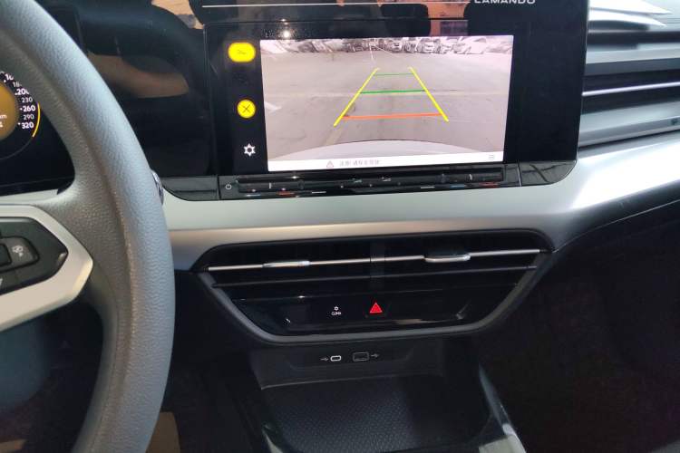 Used Volkswagen Lamando 2022 Lavida L 280TSI DSG Hot Edition Audio And AC Panel