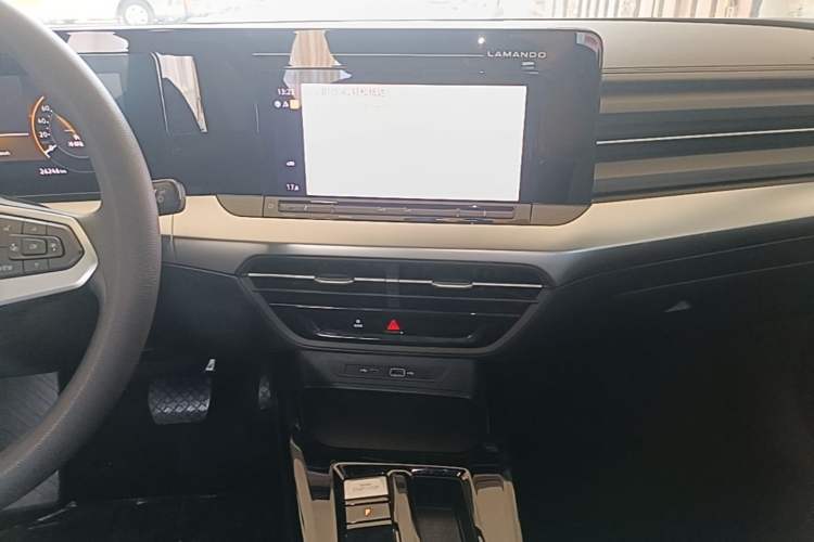 Used Volkswagen Lamando 2022 Lavida L 280TSI DSG Hot Edition Audio And AC Panel