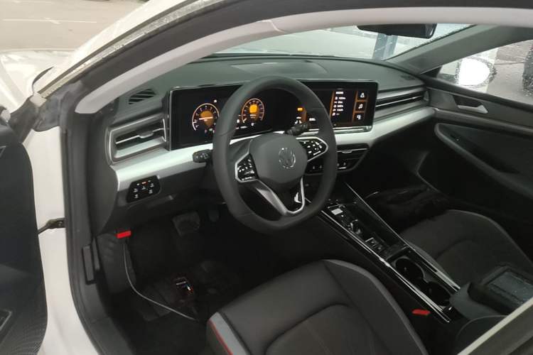 Used Volkswagen Lamando 2022 Lavida L 280TSI DSG Cool & Spicy Edition Center Console