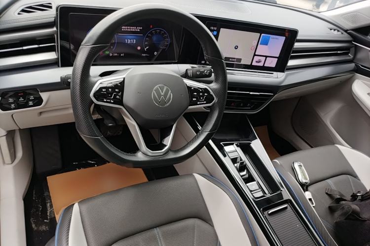 Used Volkswagen Lamando 2022 Lavida L 280TSI DSG Cool & Spicy Edition Center Console